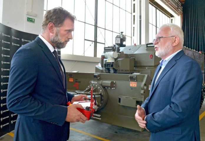 Ministar Banožić na predstavljanju inovativnog robotskog sustava tvrtke DOK-ING