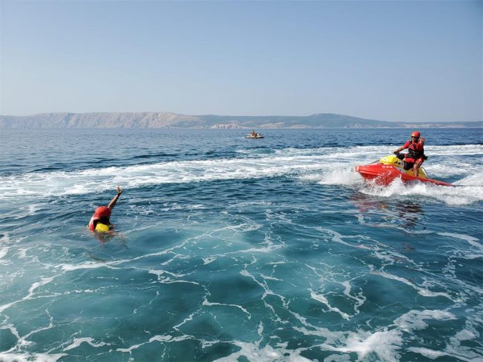 HRVATSKI CRVENI KRIŽ: Edukacija i prezentacija naučenih vještina upravljanja Rescue Runnerom HRVATSKI CRVENI KRIŽ: Edukacija i prezentacija naučenih vještina upravljanja Rescue Runnerom
