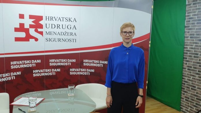 jesmo li sigurni da smo sigurni - Ivana Rapić