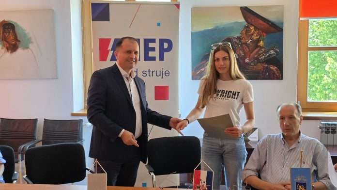 Kosinjka - uručenje ugovora HEP